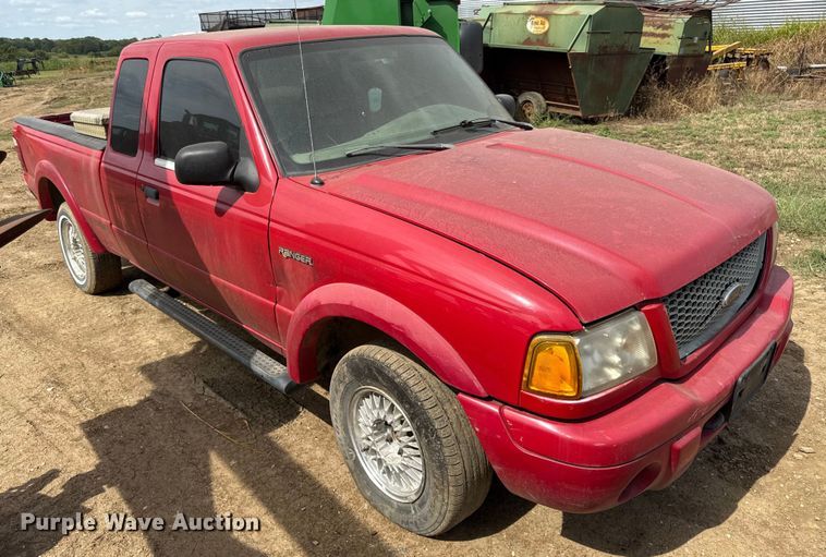 image for item DY8251 2002 Ford Ranger SuperCab pickup truck