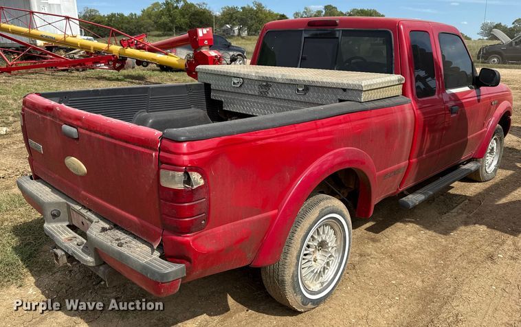 image for item DY8251 2002 Ford Ranger SuperCab pickup truck