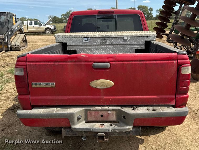 image for item DY8251 2002 Ford Ranger SuperCab pickup truck