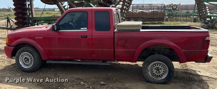 image for item DY8251 2002 Ford Ranger SuperCab pickup truck