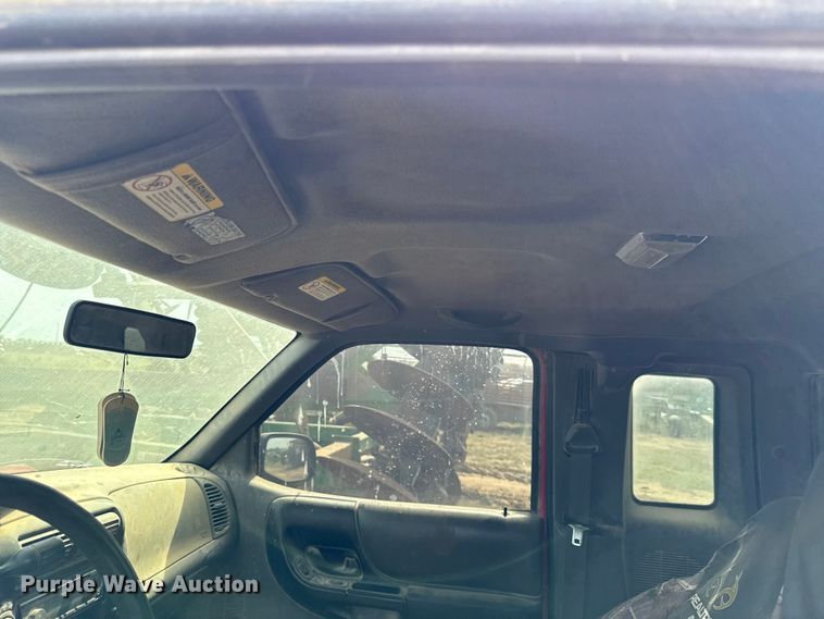 image for item DY8251 2002 Ford Ranger SuperCab pickup truck