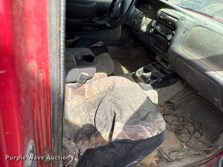 image for item DY8251 2002 Ford Ranger SuperCab pickup truck