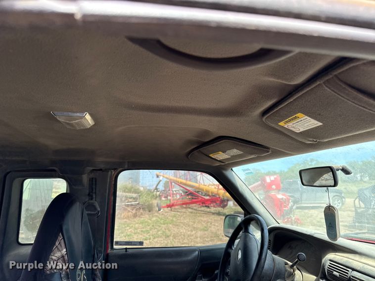 image for item DY8251 2002 Ford Ranger SuperCab pickup truck