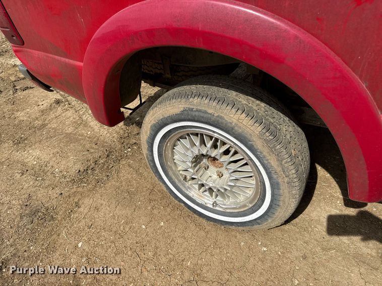 image for item DY8251 2002 Ford Ranger SuperCab pickup truck