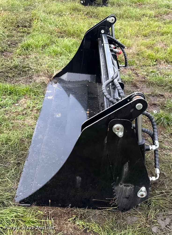 image for item DY8269 2025 GIYI KH72 4-in-1 skid steer bucket