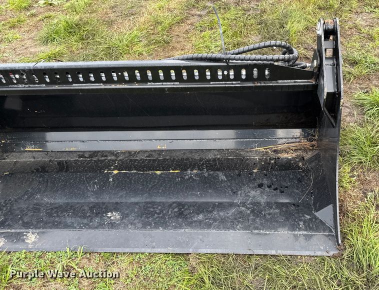 image for item DY8269 2025 GIYI KH72 4-in-1 skid steer bucket