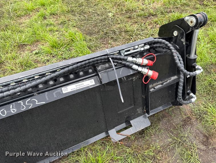 image for item DY8269 2025 GIYI KH72 4-in-1 skid steer bucket