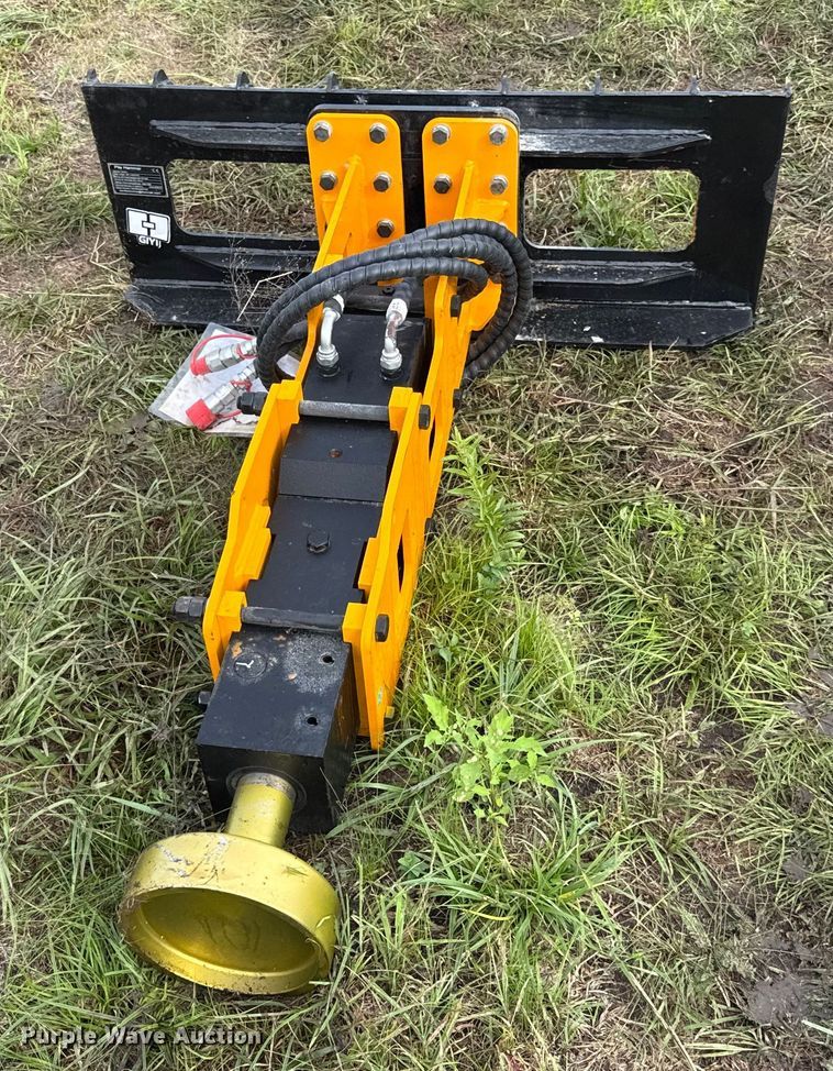 image for item DY8277 2025 GIYI D680 skid steer post driver