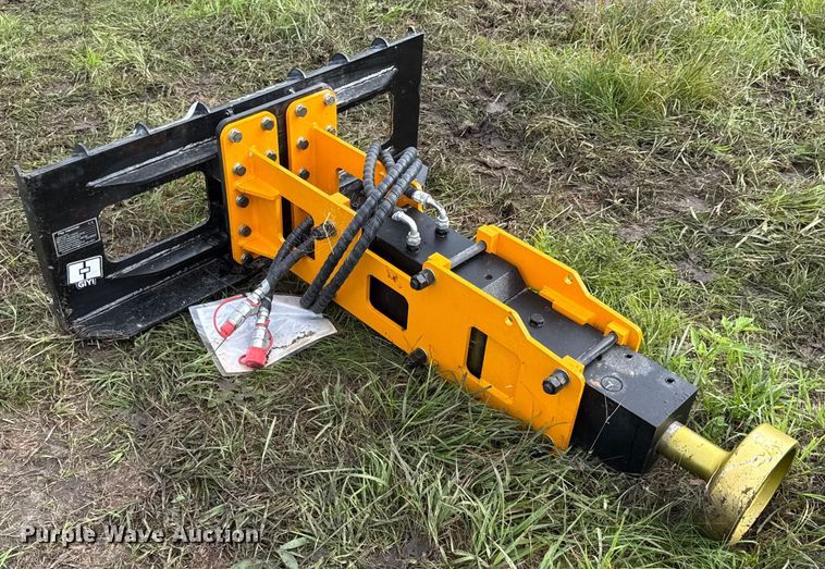 image for item DY8277 2025 GIYI D680 skid steer post driver