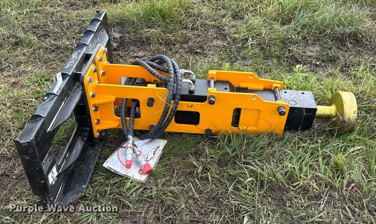 image for item DY8277 2025 GIYI D680 skid steer post driver