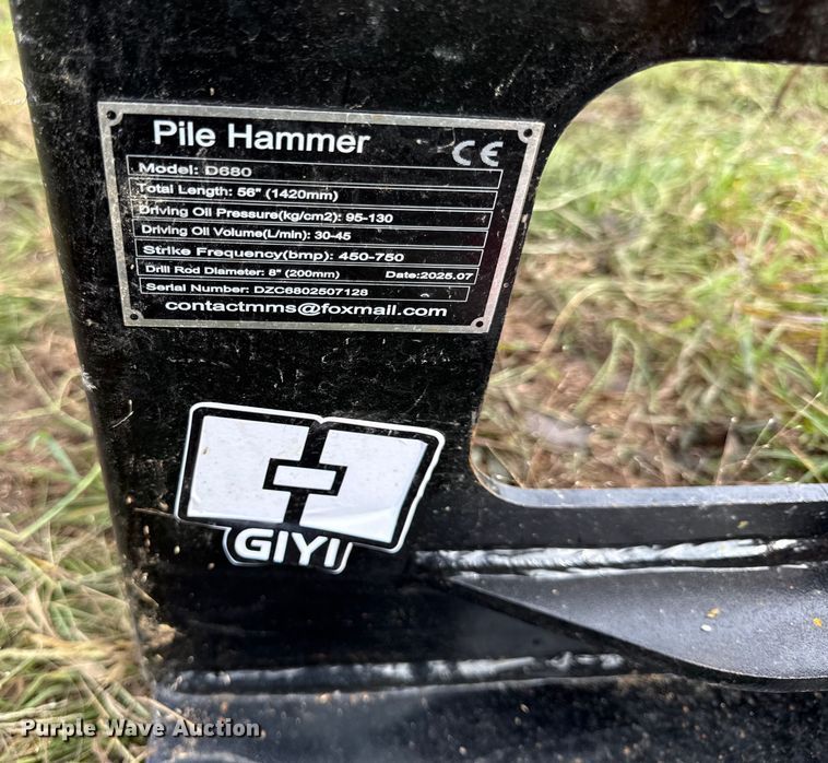 image for item DY8277 2025 GIYI D680 skid steer post driver