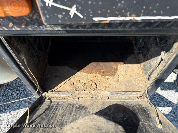 image for item DY8292 2014 Ford F550 Super Duty Crew Cab flatbed truck