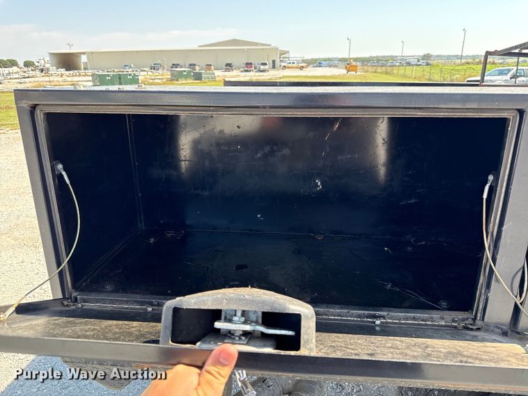 image for item DY8292 2014 Ford F550 Super Duty Crew Cab flatbed truck