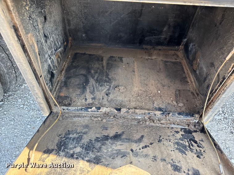 image for item DY8292 2014 Ford F550 Super Duty Crew Cab flatbed truck