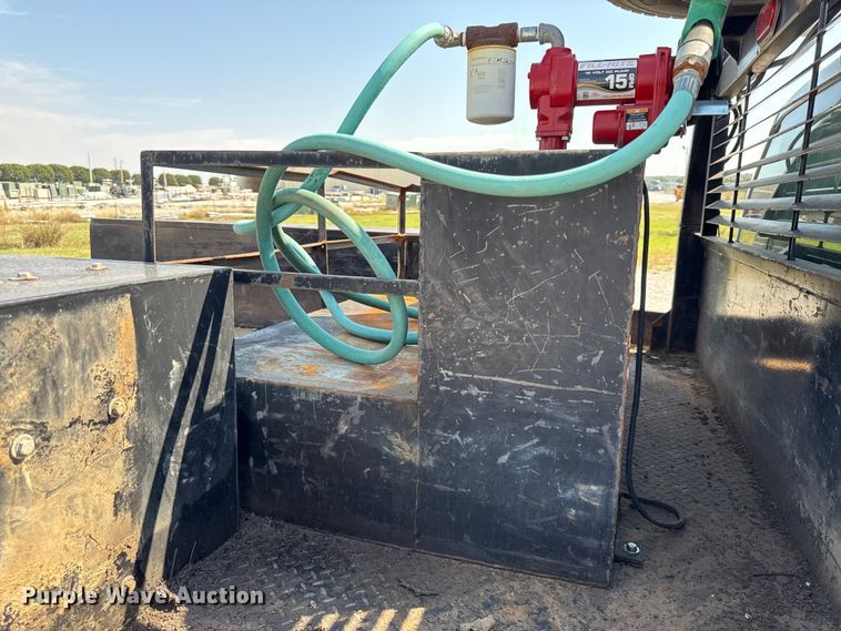 image for item DY8292 2014 Ford F550 Super Duty Crew Cab flatbed truck