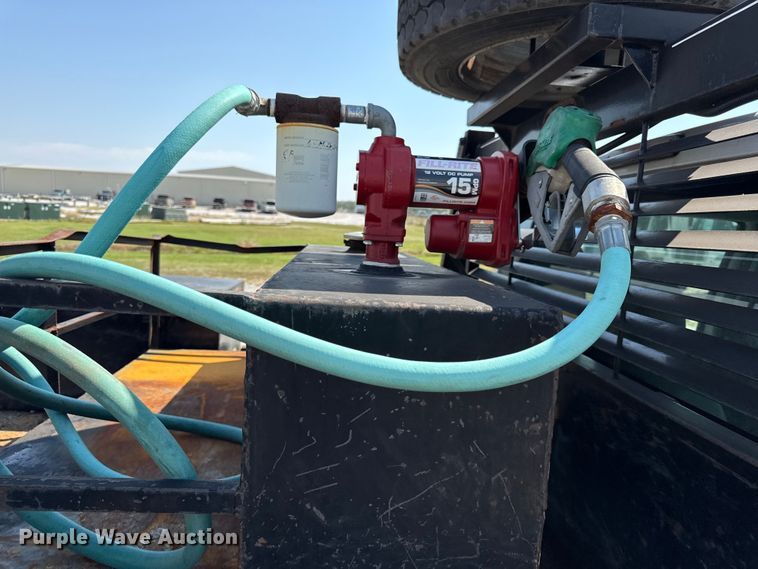 image for item DY8292 2014 Ford F550 Super Duty Crew Cab flatbed truck