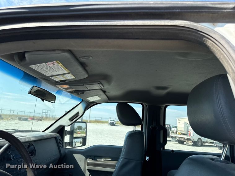 image for item DY8292 2014 Ford F550 Super Duty Crew Cab flatbed truck