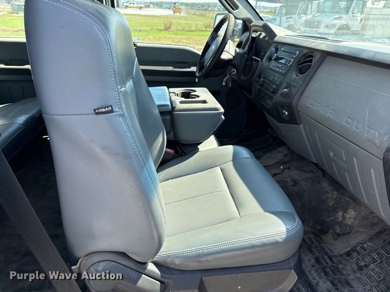 image for item DY8292 2014 Ford F550 Super Duty Crew Cab flatbed truck