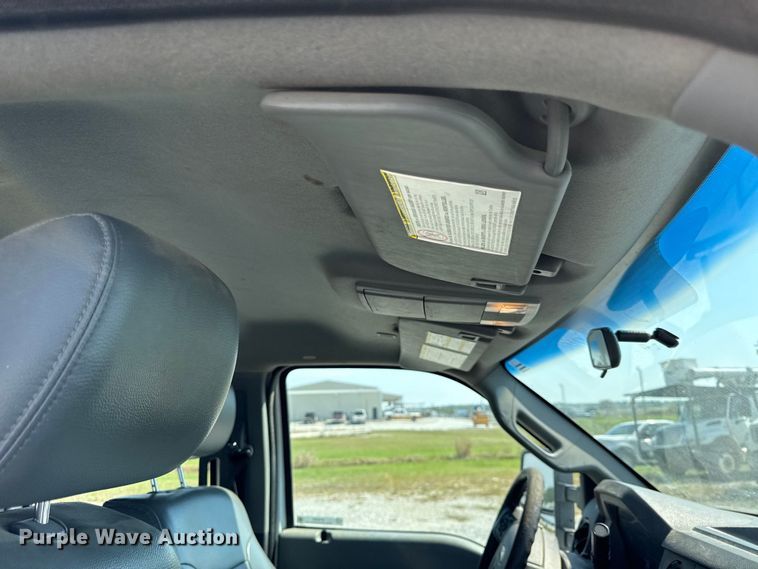 image for item DY8292 2014 Ford F550 Super Duty Crew Cab flatbed truck