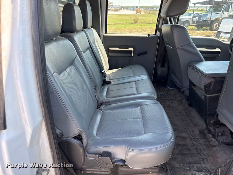 image for item DY8292 2014 Ford F550 Super Duty Crew Cab flatbed truck