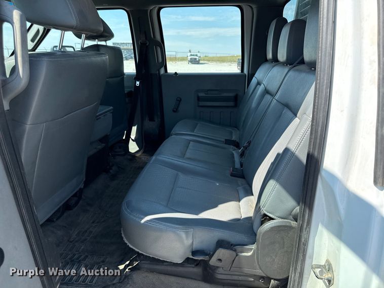 image for item DY8292 2014 Ford F550 Super Duty Crew Cab flatbed truck