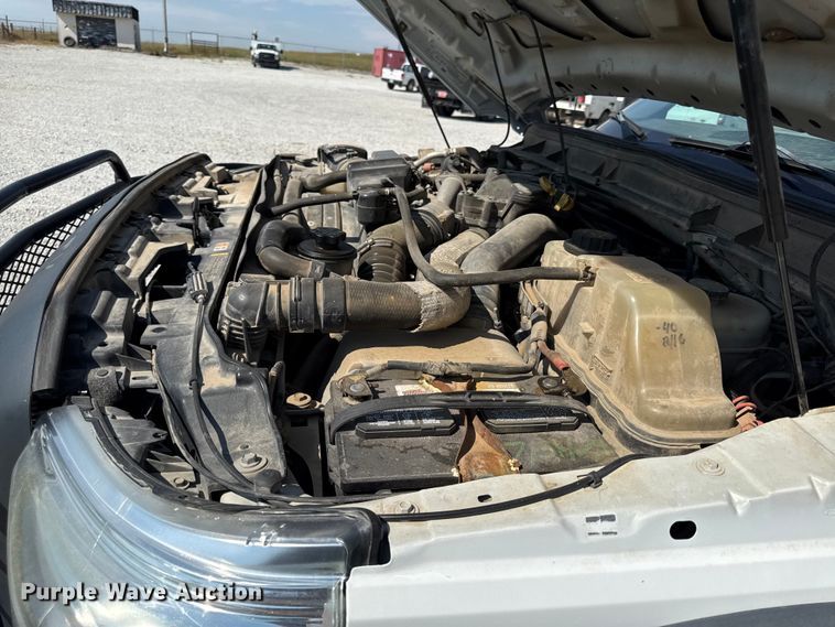 image for item DY8292 2014 Ford F550 Super Duty Crew Cab flatbed truck