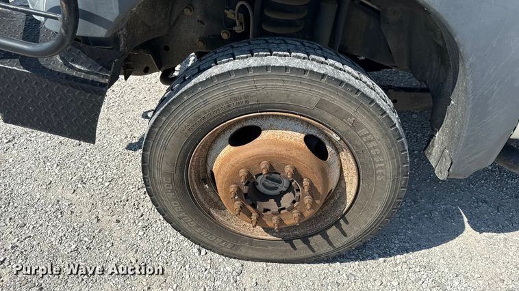 image for item DY8292 2014 Ford F550 Super Duty Crew Cab flatbed truck