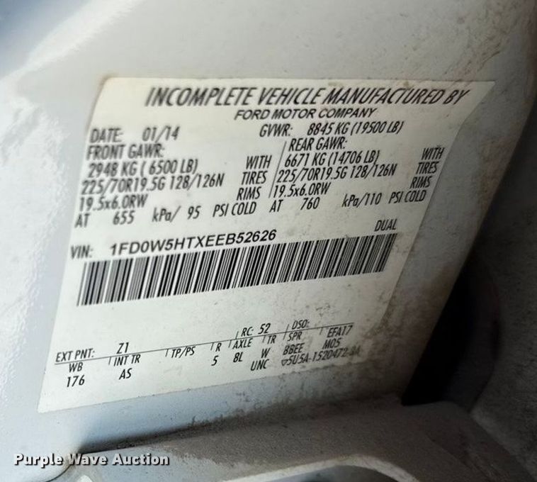 image for item DY8292 2014 Ford F550 Super Duty Crew Cab flatbed truck