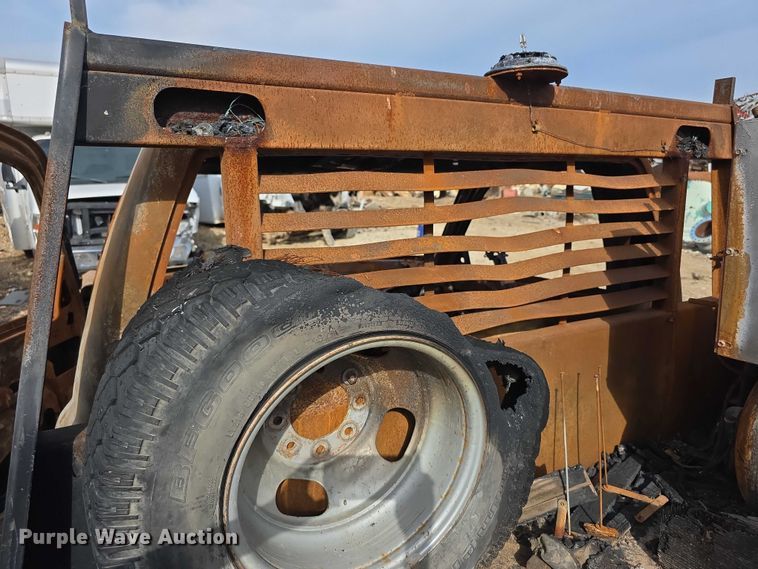 image for item DZ6394 2001 Gooseneck  flat bed 