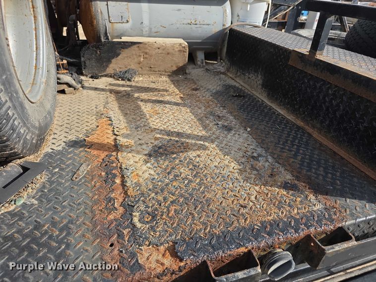 image for item DZ6394 2001 Gooseneck  flat bed 