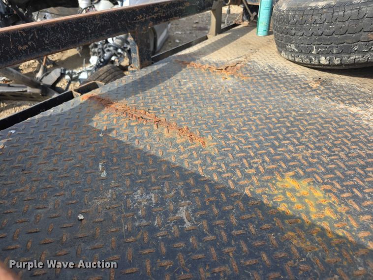 image for item DZ6394 2001 Gooseneck  flat bed 