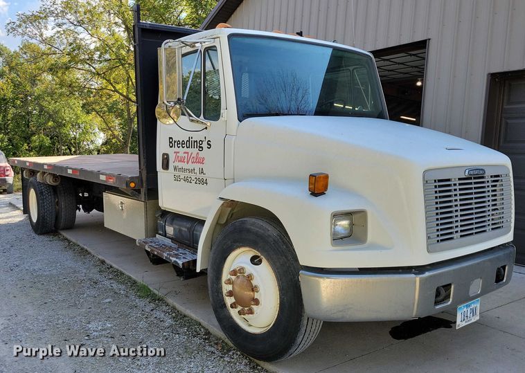 image for item DZ6705 2002 Freightliner flatbed truck