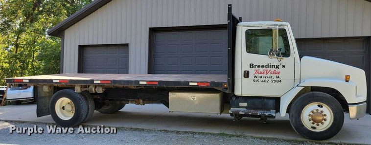 image for item DZ6705 2002 Freightliner flatbed truck