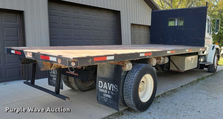image for item DZ6705 2002 Freightliner flatbed truck