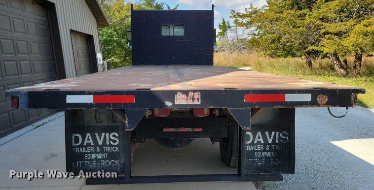 image for item DZ6705 2002 Freightliner flatbed truck