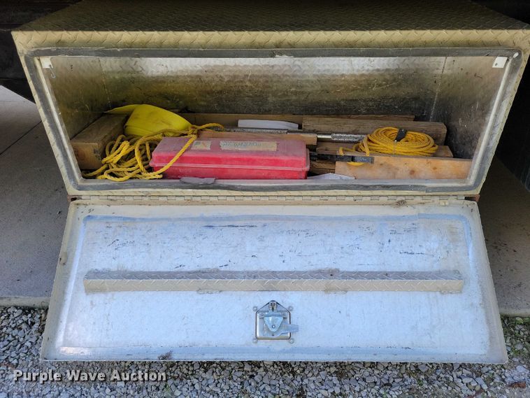 image for item DZ6705 2002 Freightliner flatbed truck