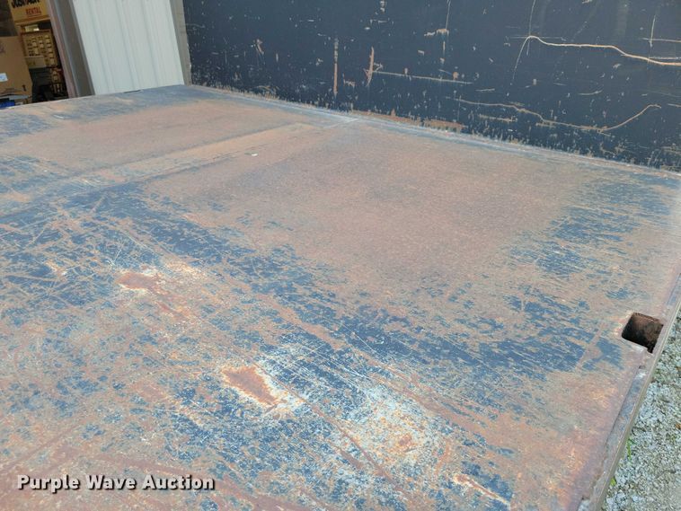 image for item DZ6705 2002 Freightliner flatbed truck