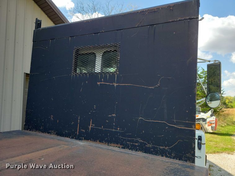 image for item DZ6705 2002 Freightliner flatbed truck