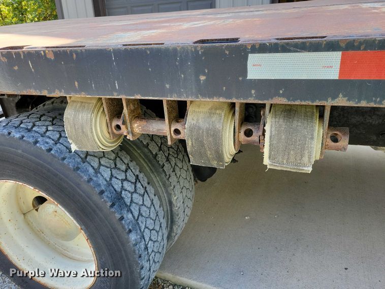 image for item DZ6705 2002 Freightliner flatbed truck