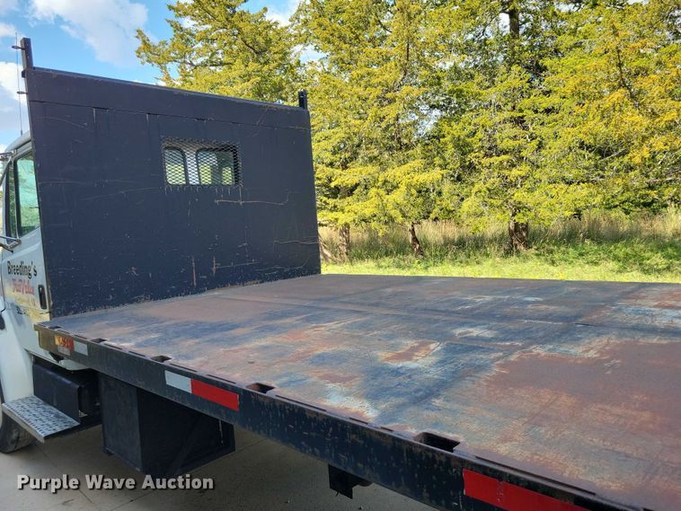 image for item DZ6705 2002 Freightliner flatbed truck