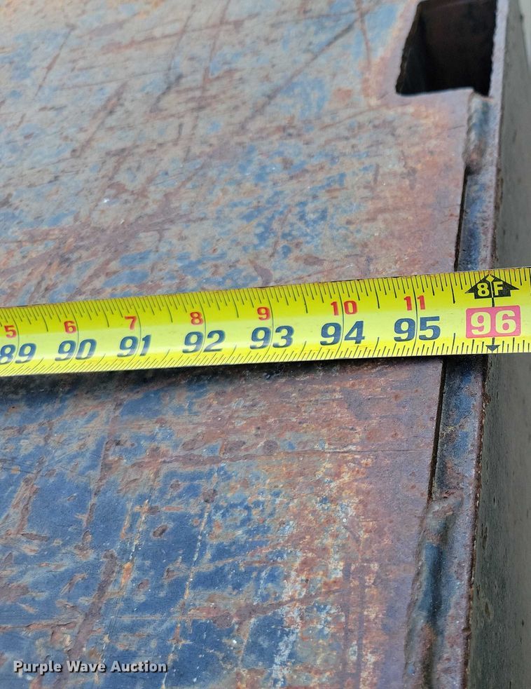 image for item DZ6705 2002 Freightliner flatbed truck