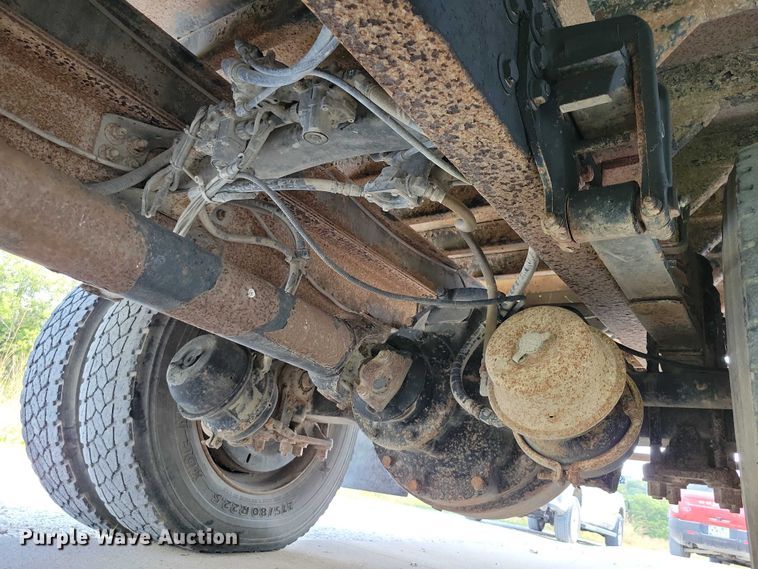 image for item DZ6705 2002 Freightliner flatbed truck