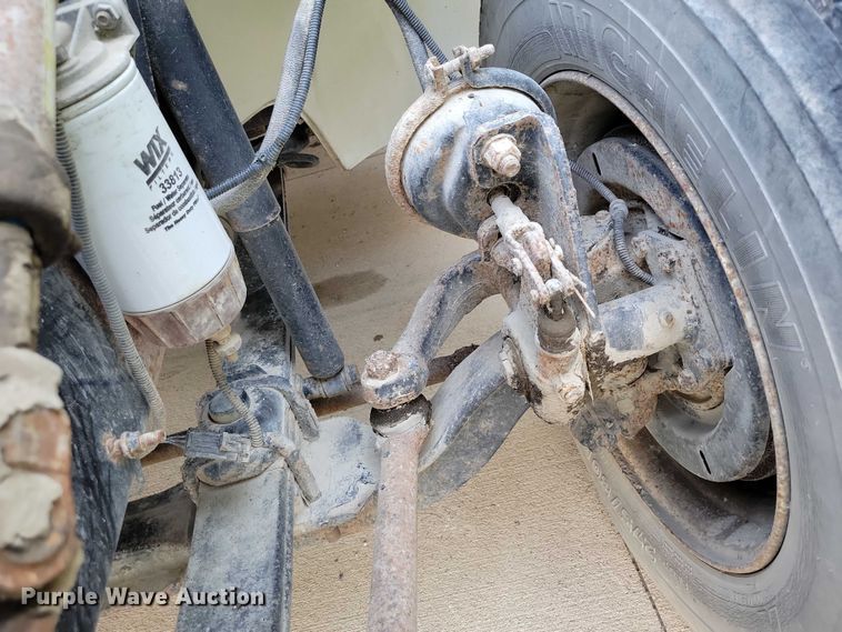 image for item DZ6705 2002 Freightliner flatbed truck