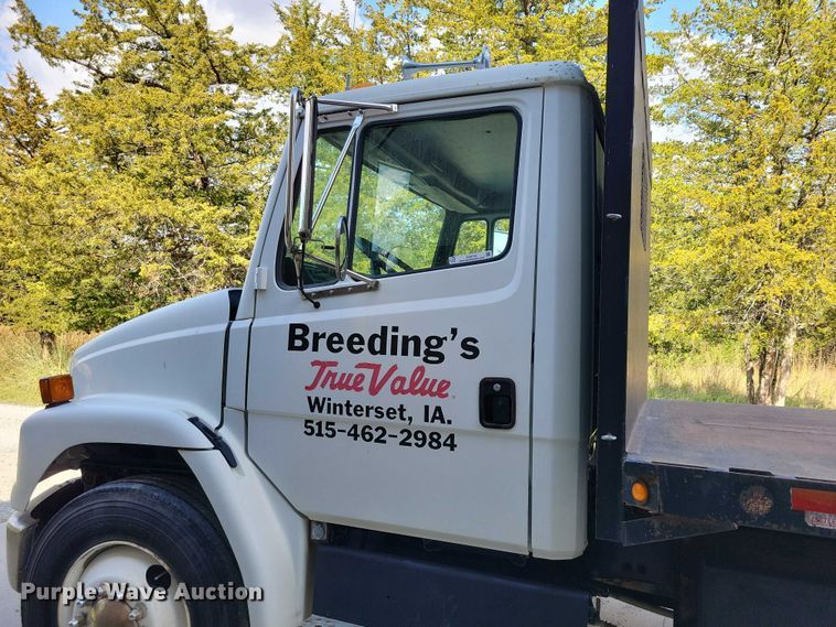 image for item DZ6705 2002 Freightliner flatbed truck