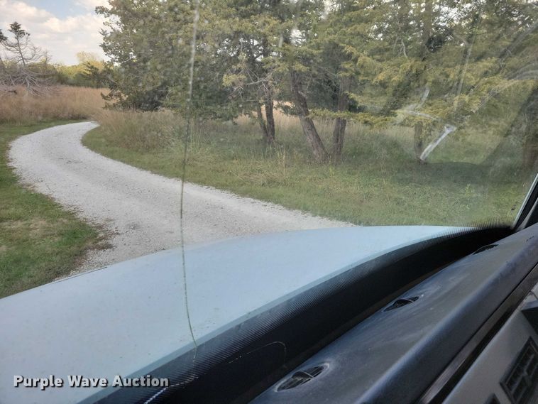 image for item DZ6705 2002 Freightliner flatbed truck