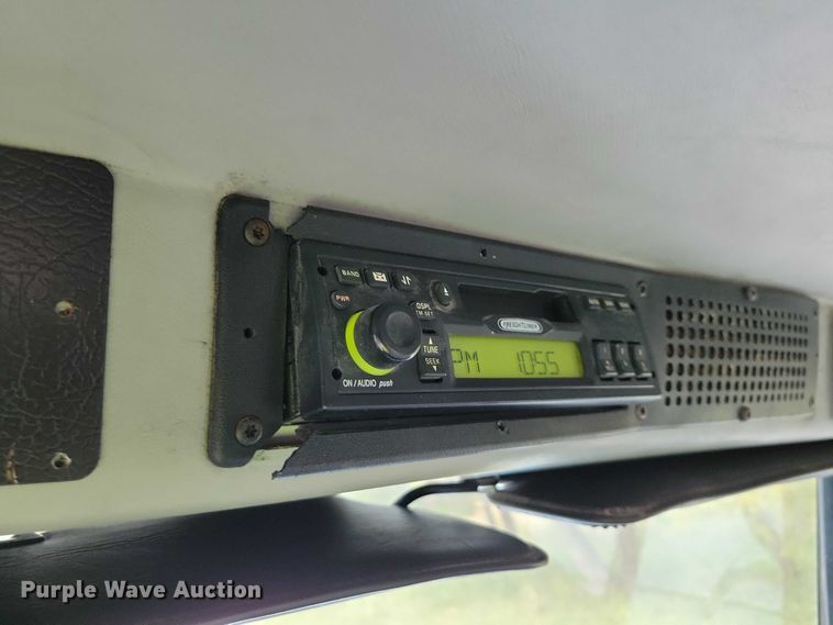 image for item DZ6705 2002 Freightliner flatbed truck