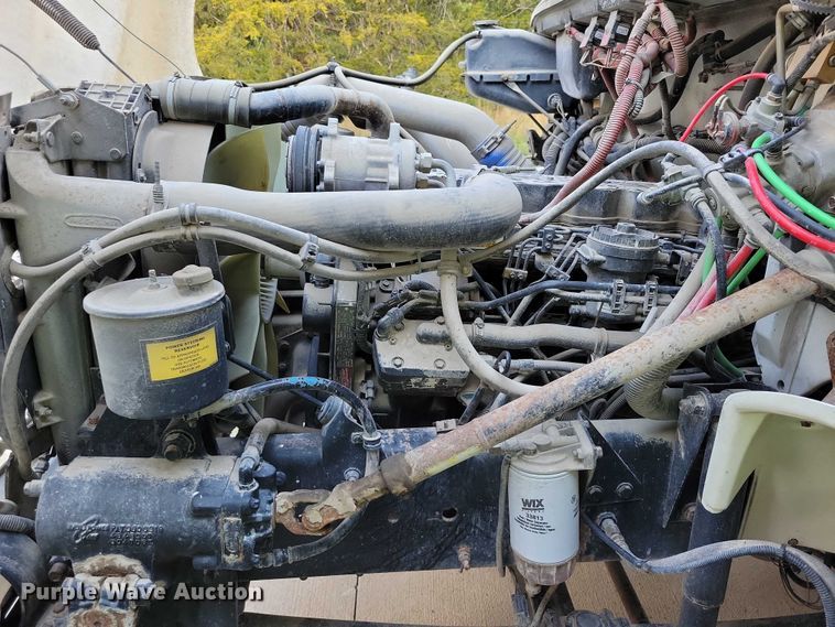 image for item DZ6705 2002 Freightliner flatbed truck