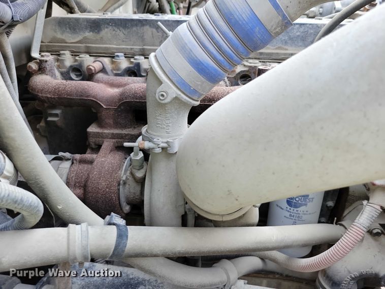 image for item DZ6705 2002 Freightliner flatbed truck