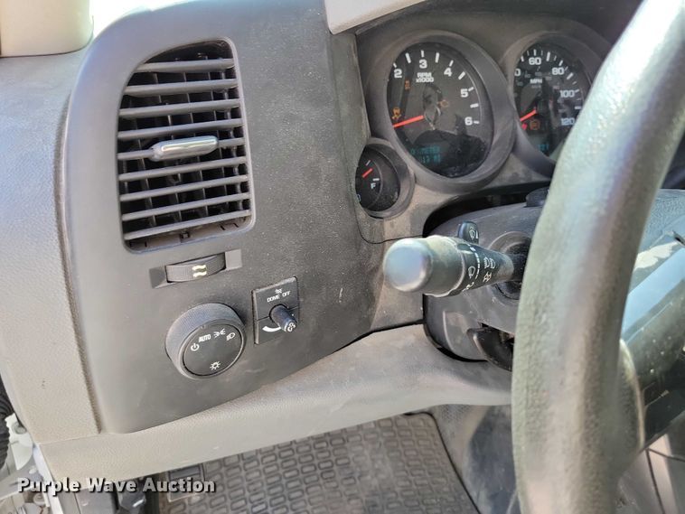 image for item DZ6747 2012 Chevrolet Silverado 1500 pickup truck