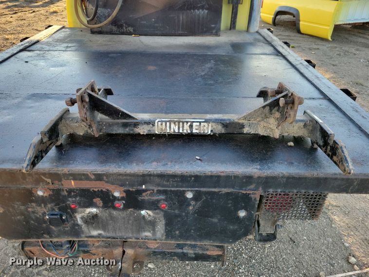 image for item DZ6749 2000 Chevrolet K3500 flatbed pickup truck